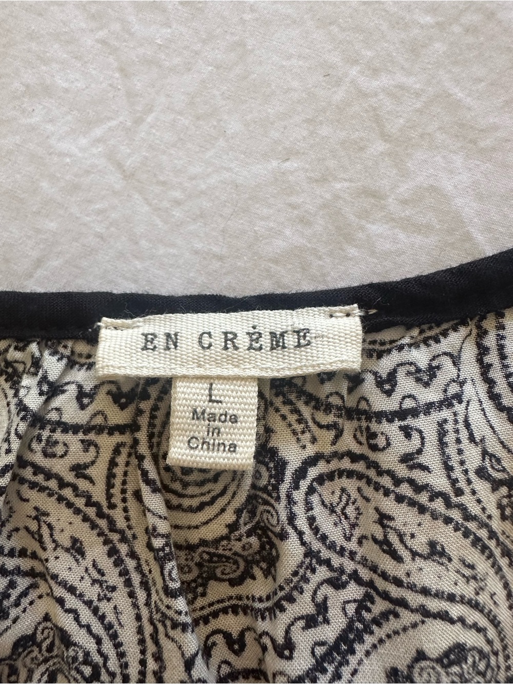 En Crème Paisley Tie-Neck Top, size large - Picture 7 of 9